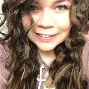 Meet your Posher, Victoria